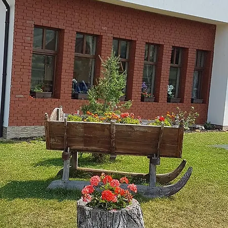 Отель Podkovata